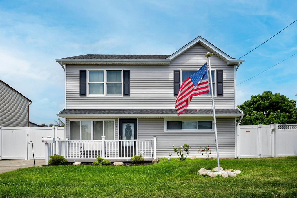 872 Merillon Avenue, Westbury