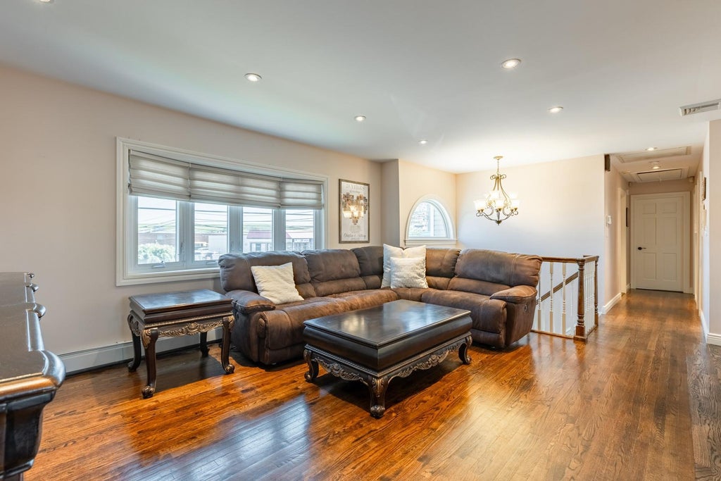 10 of 30 - 147 Mott St., Oceanside, NY
