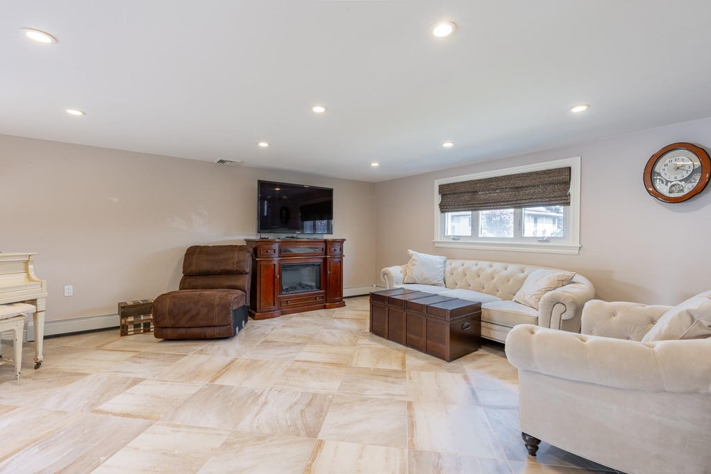 14 of 30 - 147 Mott St., Oceanside, NY