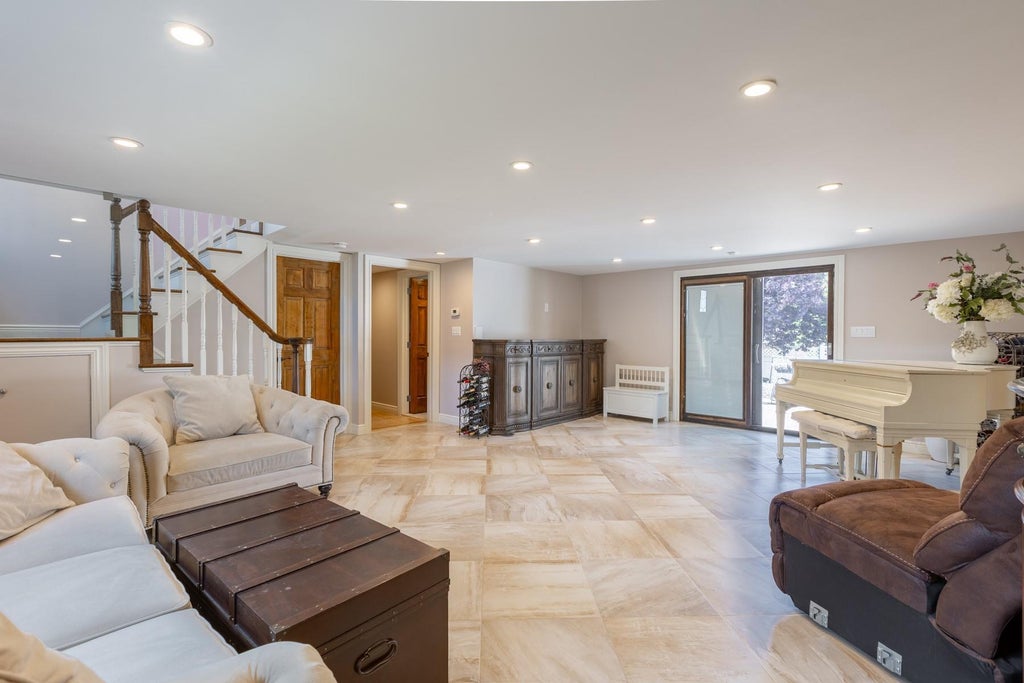 15 of 30 - 147 Mott St., Oceanside, NY
