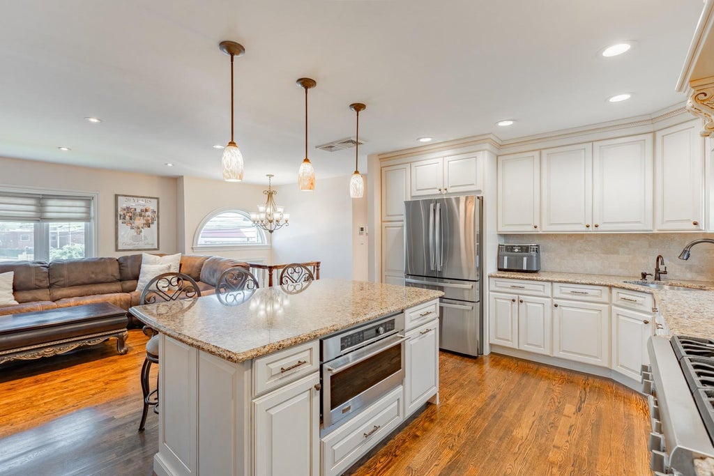 3 of 30 - 147 Mott St., Oceanside, NY