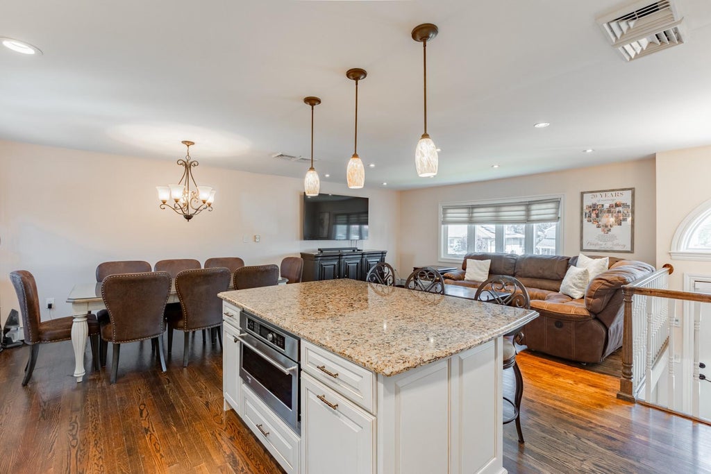 5 of 30 - 147 Mott St., Oceanside, NY