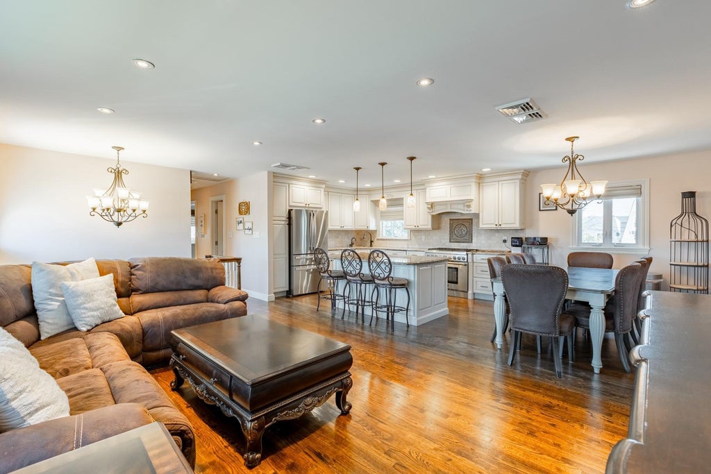 8 of 30 - 147 Mott St., Oceanside, NY