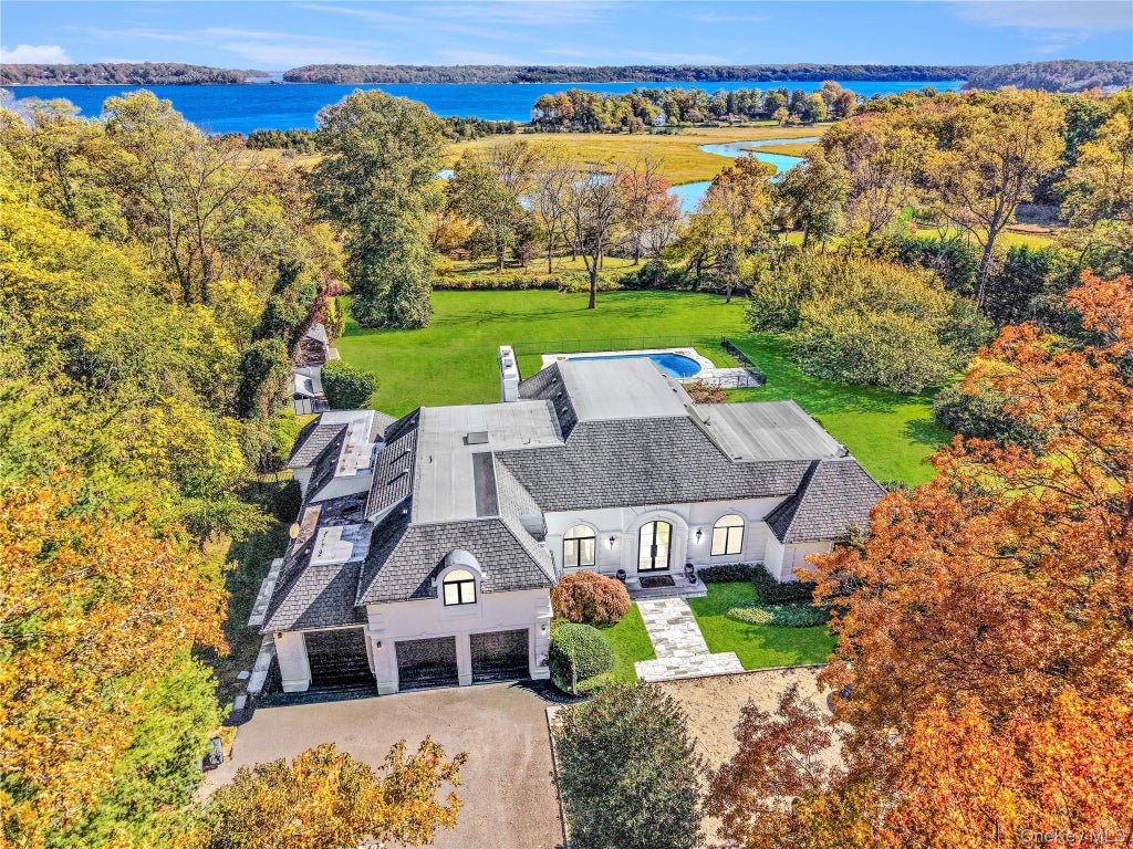 204 Centre Island Road, Oyster Bay
