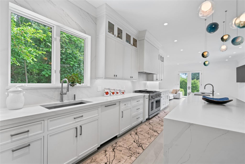 13 of 49 - 204 Centre Island Road, Oyster Bay, NY