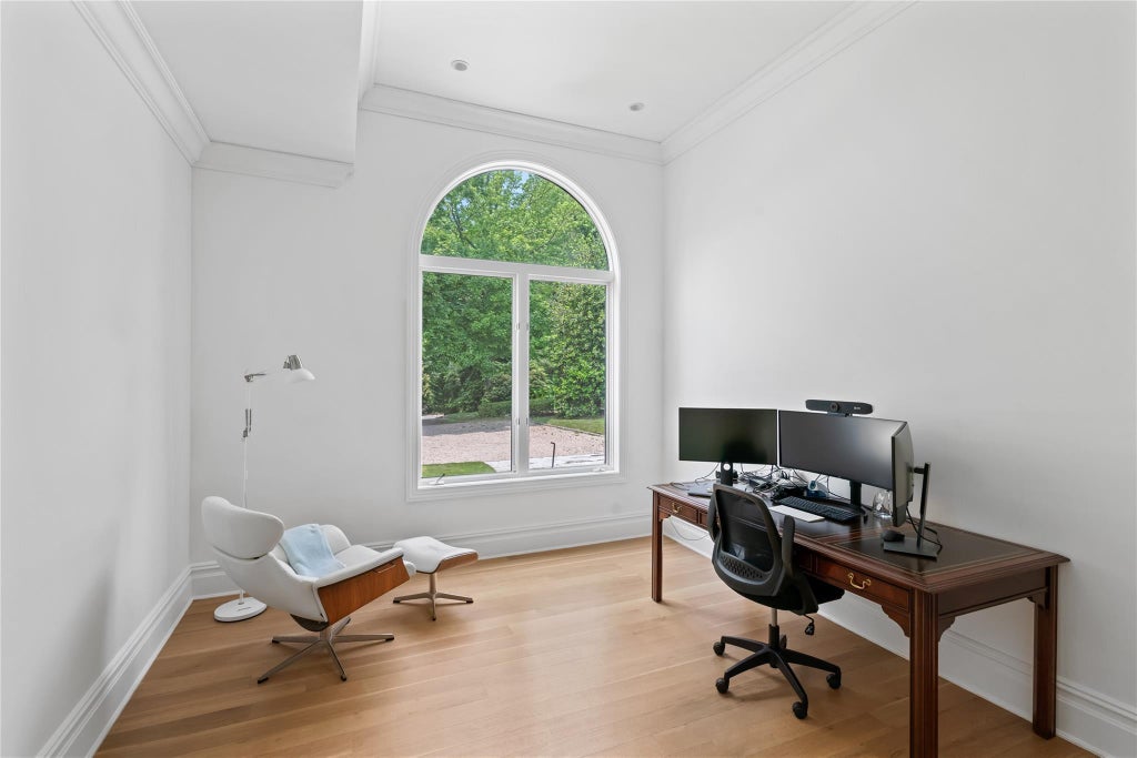 20 of 49 - 204 Centre Island Road, Oyster Bay, NY