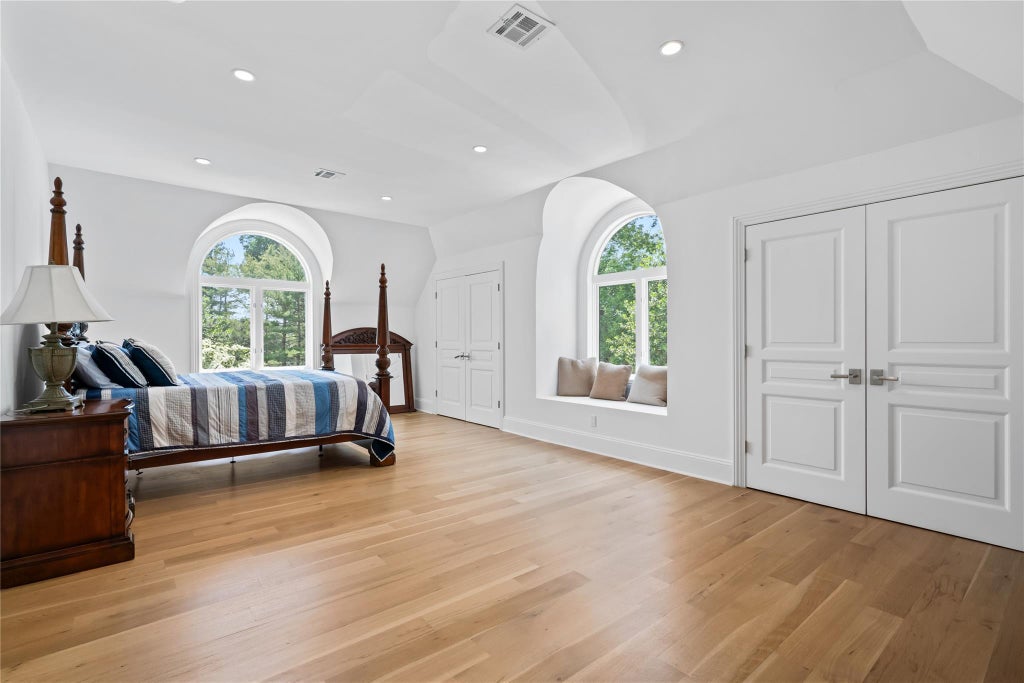27 of 49 - 204 Centre Island Road, Oyster Bay, NY