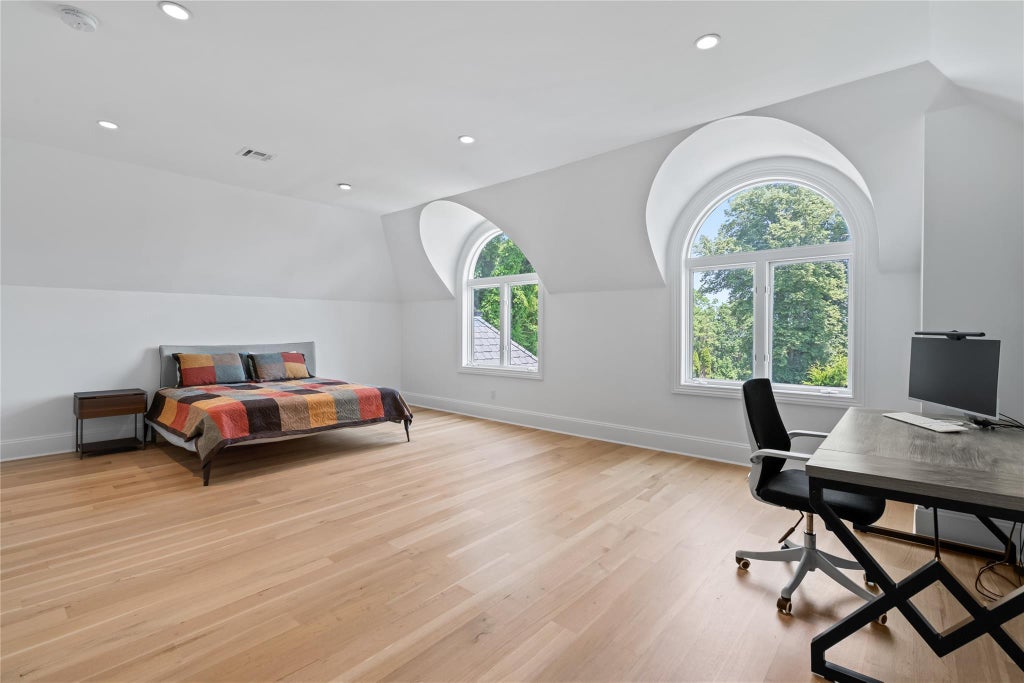 29 of 49 - 204 Centre Island Road, Oyster Bay, NY