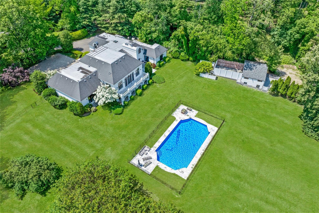 37 of 49 - 204 Centre Island Road, Oyster Bay, NY