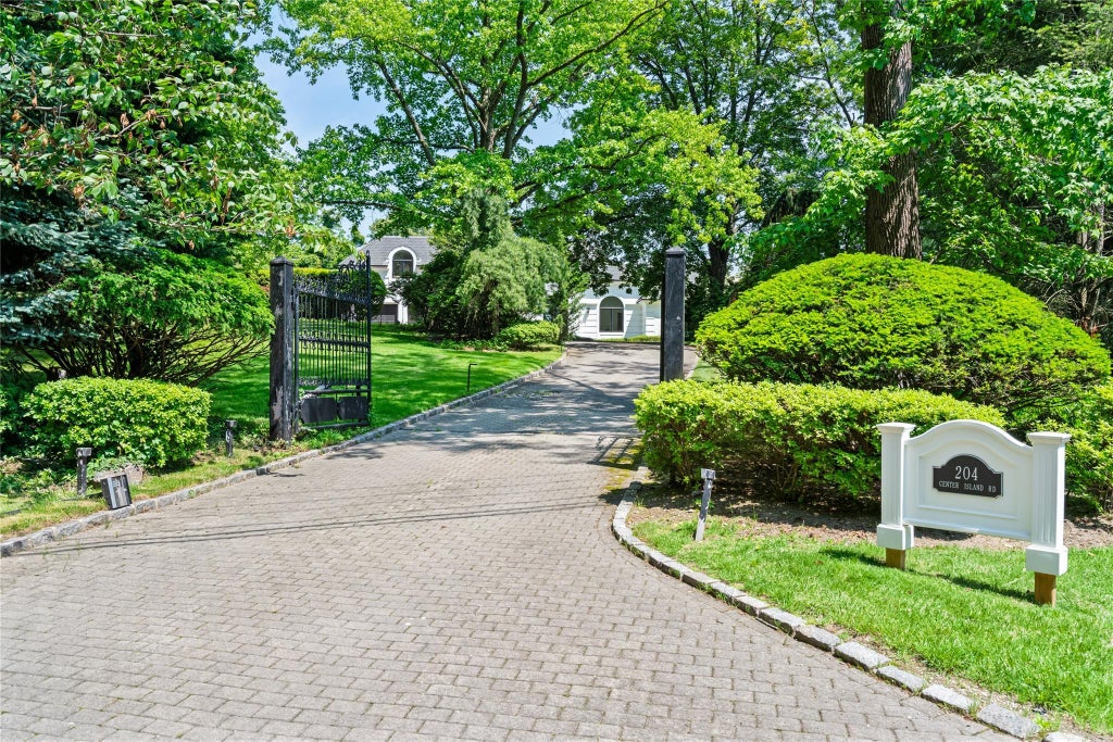 4 of 49 - 204 Centre Island Road, Oyster Bay, NY