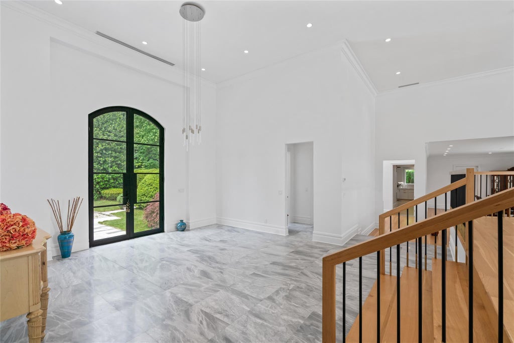 5 of 49 - 204 Centre Island Road, Oyster Bay, NY