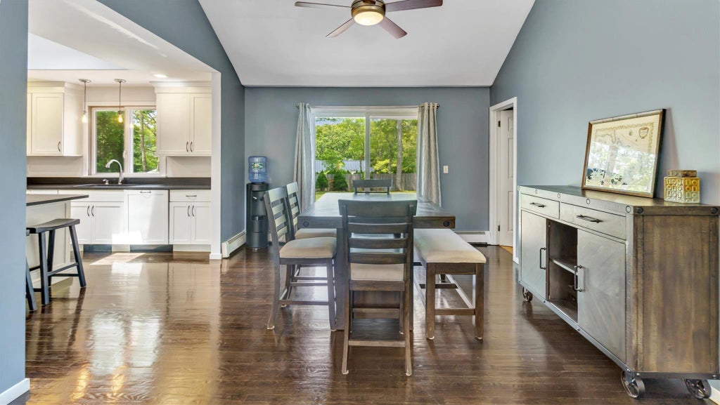 10 of 31 - 4 Bay View Drive, Hampton Bays, NY