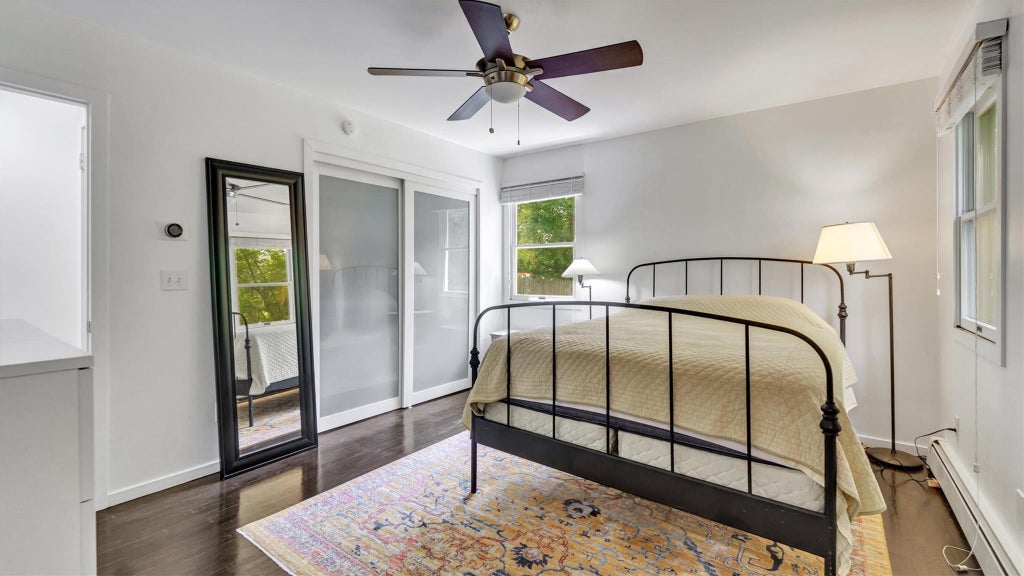 12 of 31 - 4 Bay View Drive, Hampton Bays, NY