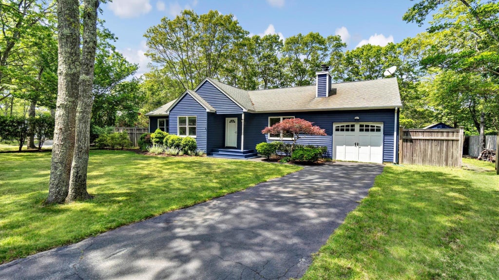 1 of 31 - 4 Bay View Drive, Hampton Bays, NY
