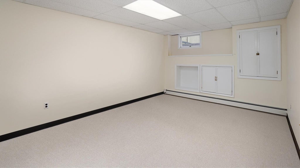 22 of 31 - 4 Bay View Drive, Hampton Bays, NY