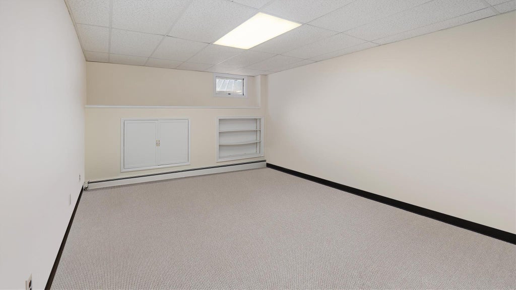 23 of 31 - 4 Bay View Drive, Hampton Bays, NY