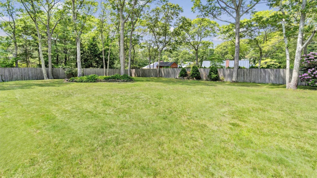 28 of 31 - 4 Bay View Drive, Hampton Bays, NY