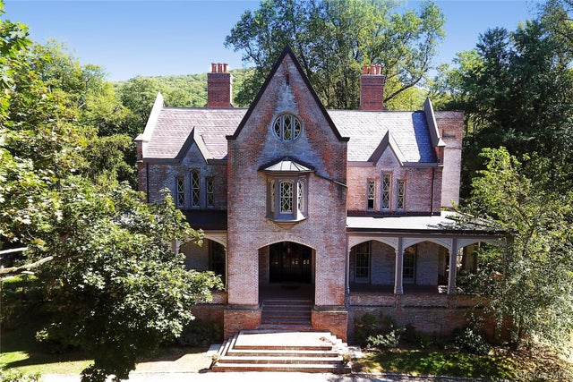 1070 Route 9d, Garrison