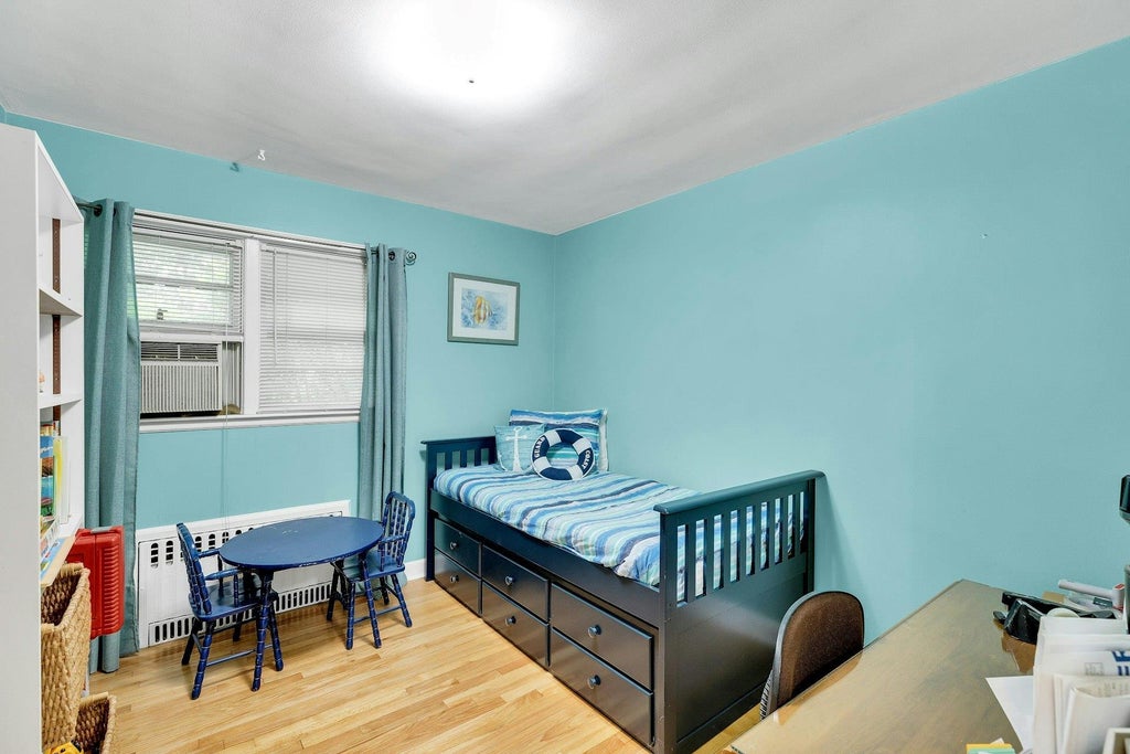 9 of 16 - 7 Woods Road, Locust Valley, NY
