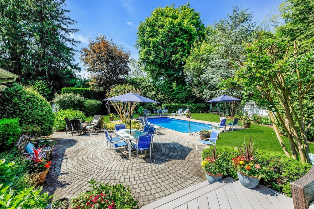 13 of 16 - 7 Woods Road, Locust Valley, NY