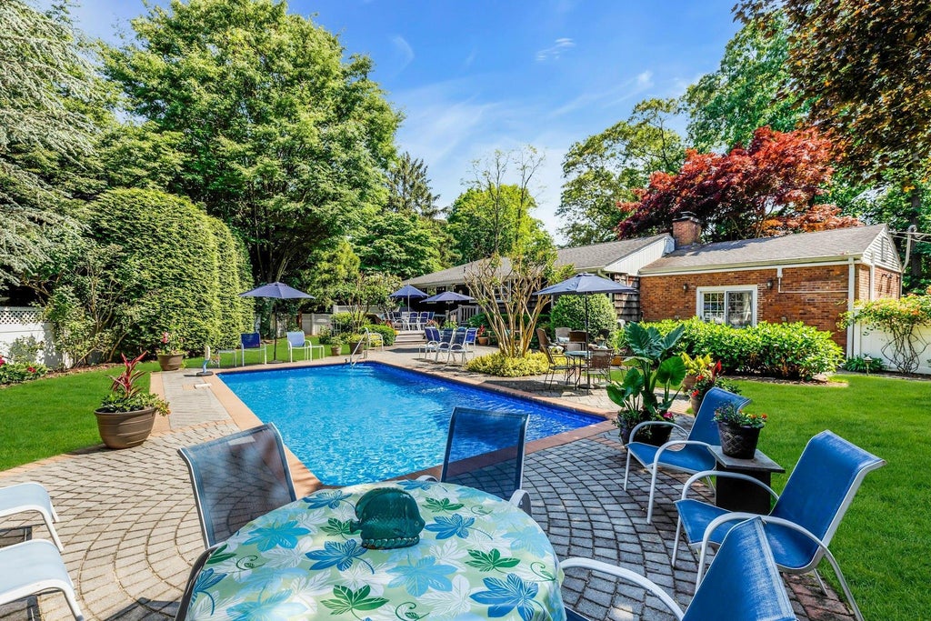 14 of 16 - 7 Woods Road, Locust Valley, NY