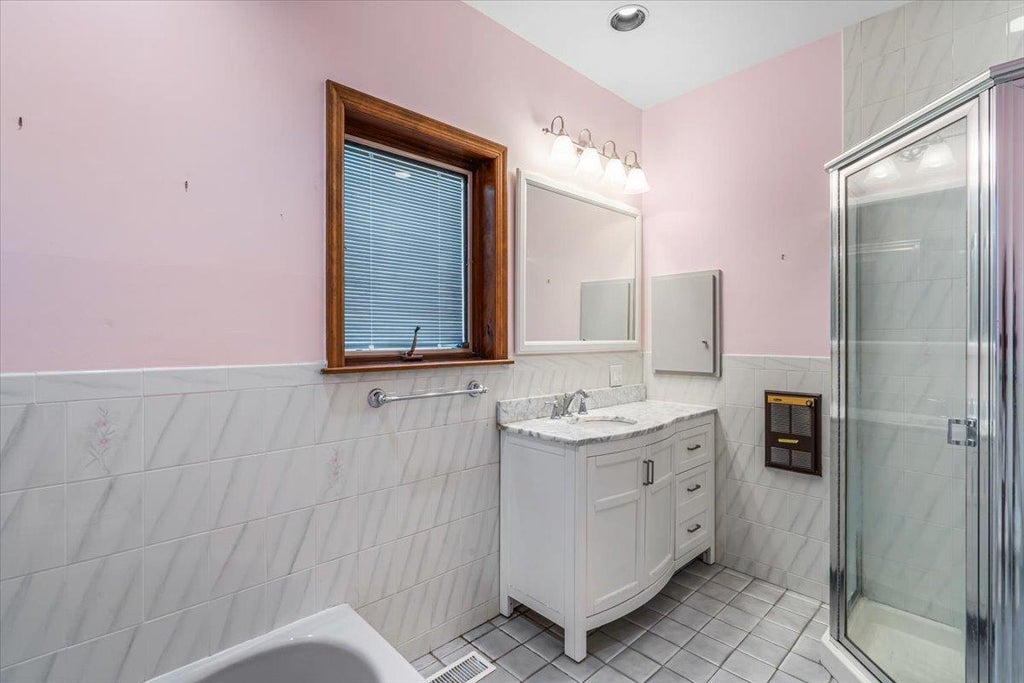 16 of 42 - 84 Hillcrest Avenue, Manhasset, NY