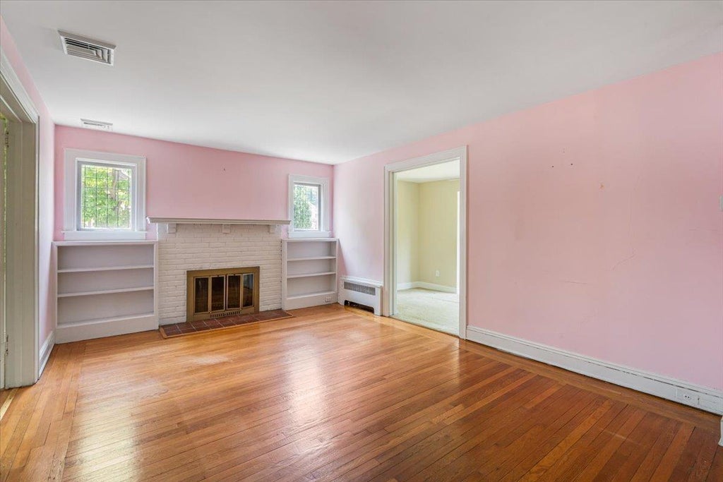 1 of 42 - 84 Hillcrest Avenue, Manhasset, NY