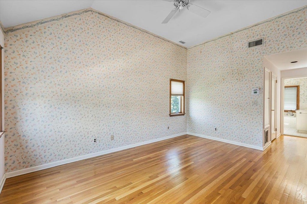 20 of 42 - 84 Hillcrest Avenue, Manhasset, NY
