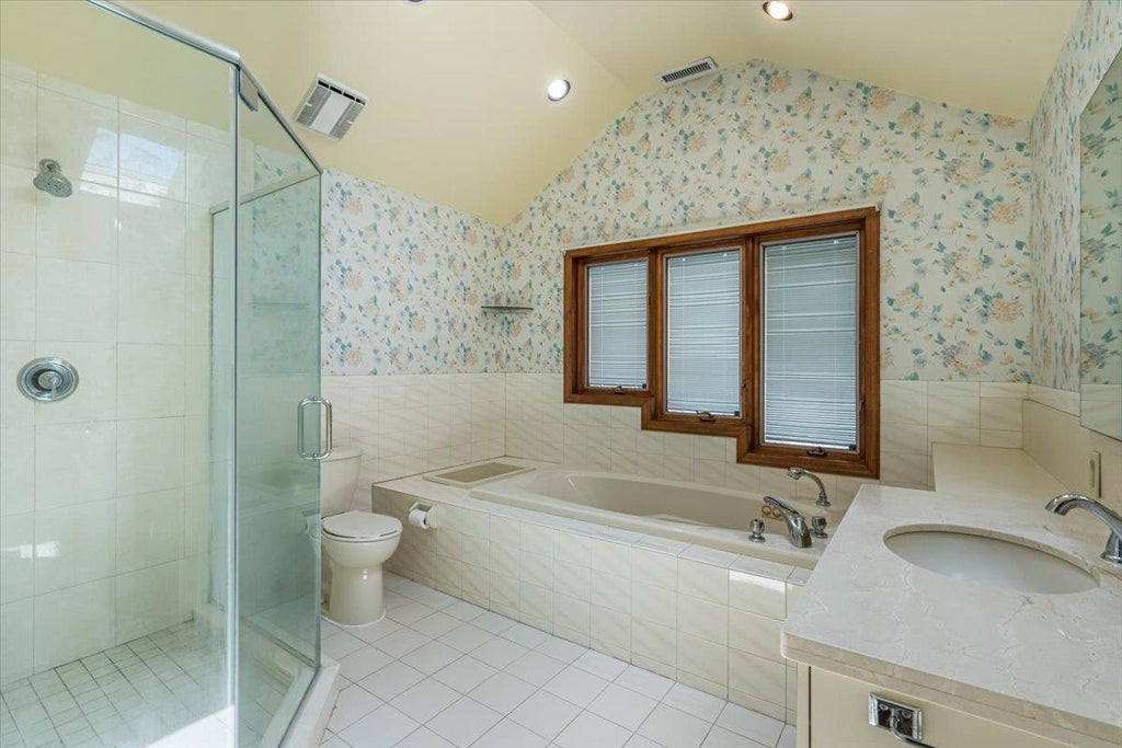 25 of 42 - 84 Hillcrest Avenue, Manhasset, NY