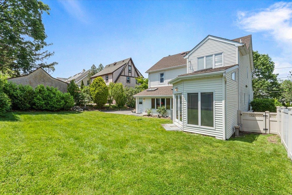 32 of 42 - 84 Hillcrest Avenue, Manhasset, NY