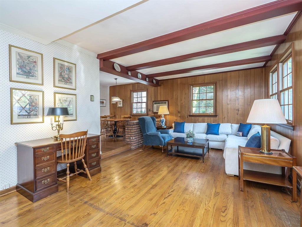 13 of 41 - 22 Beverly Road, Port Washington, NY