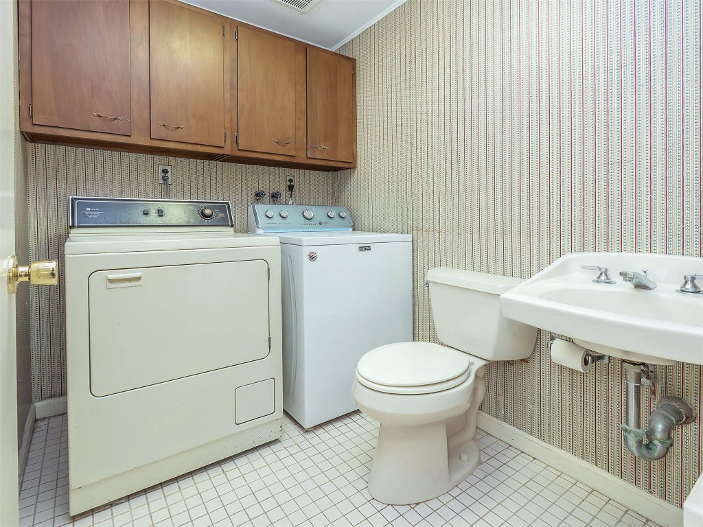 16 of 41 - 22 Beverly Road, Port Washington, NY