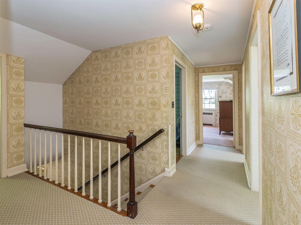 17 of 41 - 22 Beverly Road, Port Washington, NY