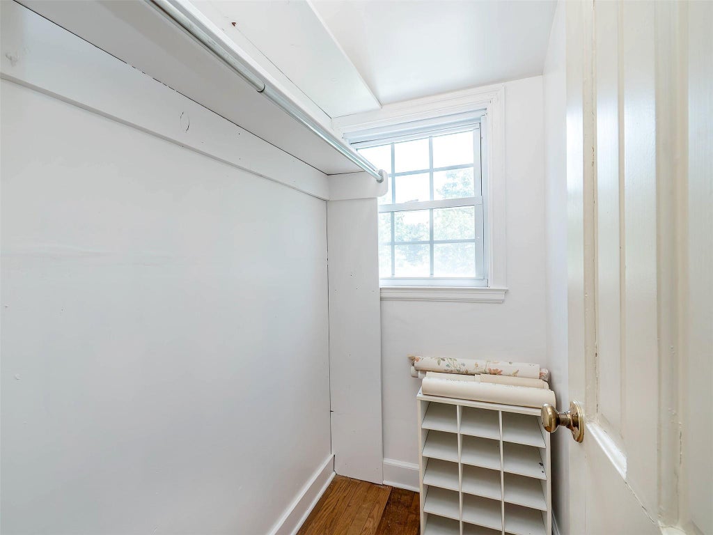 21 of 41 - 22 Beverly Road, Port Washington, NY