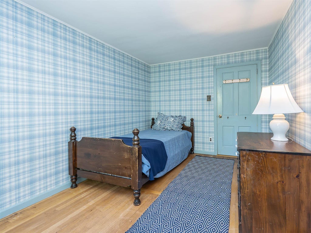 22 of 41 - 22 Beverly Road, Port Washington, NY