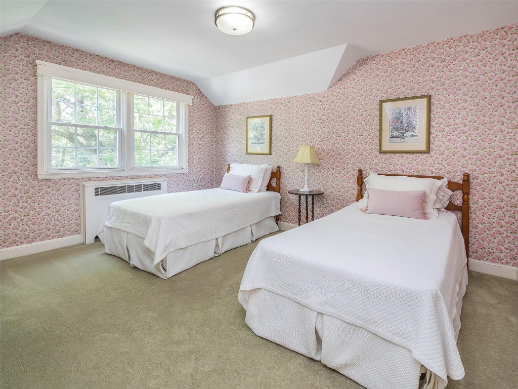 24 of 41 - 22 Beverly Road, Port Washington, NY