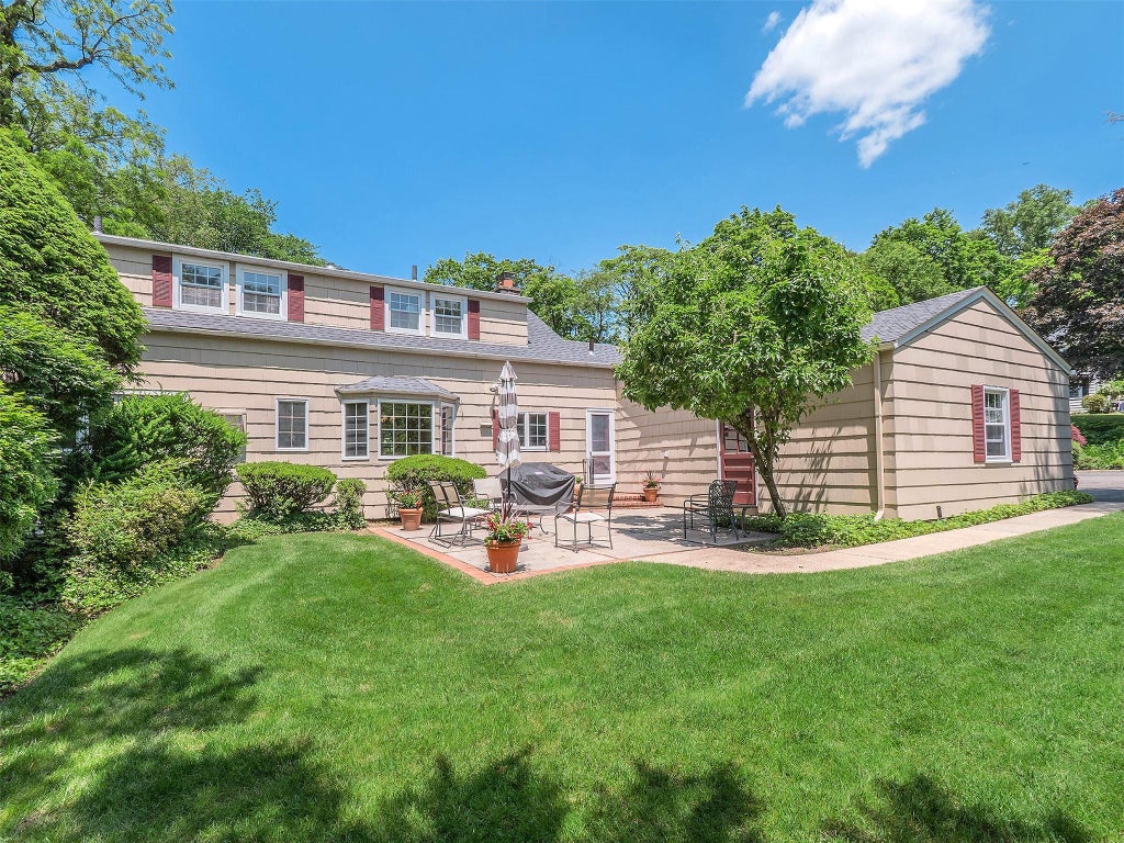 33 of 41 - 22 Beverly Road, Port Washington, NY