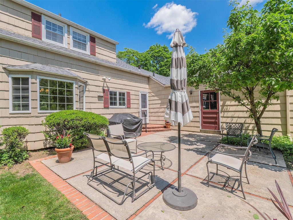 34 of 41 - 22 Beverly Road, Port Washington, NY