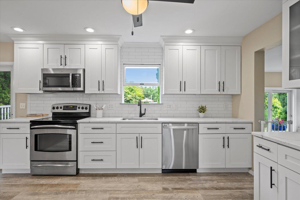 16 of 50 - 97 Grant Drive, Aquebogue, NY