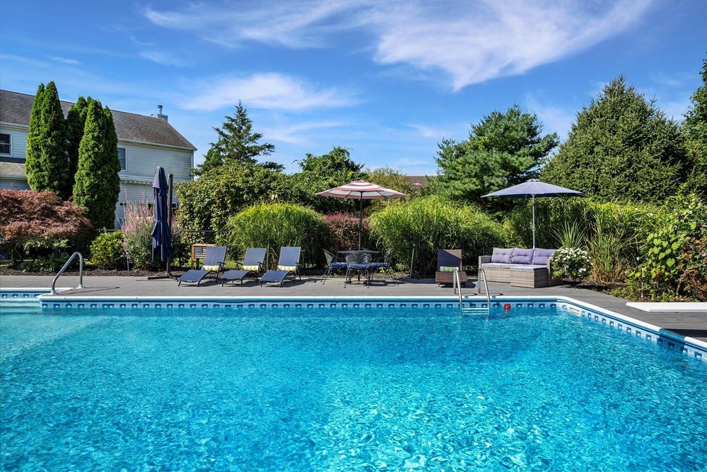 37 of 50 - 97 Grant Drive, Aquebogue, NY