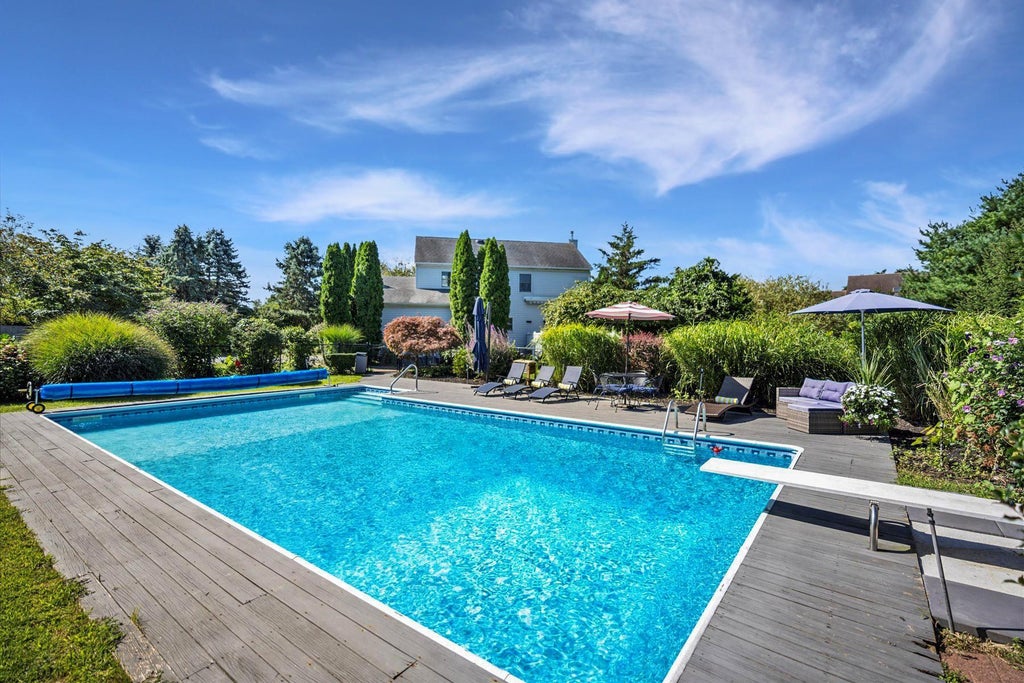 38 of 50 - 97 Grant Drive, Aquebogue, NY
