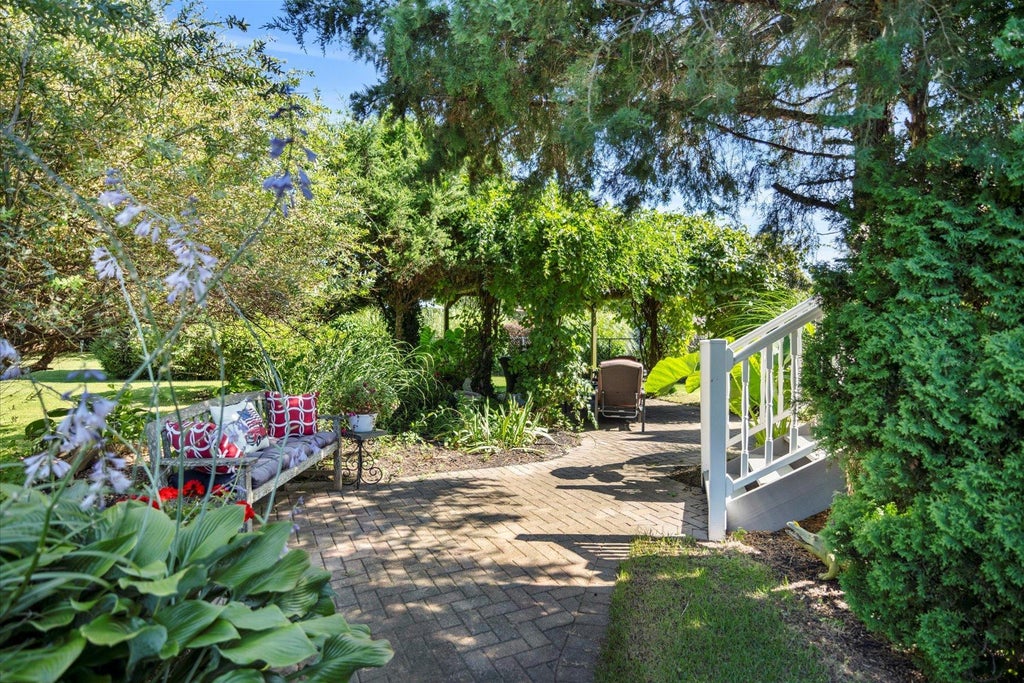 39 of 50 - 97 Grant Drive, Aquebogue, NY