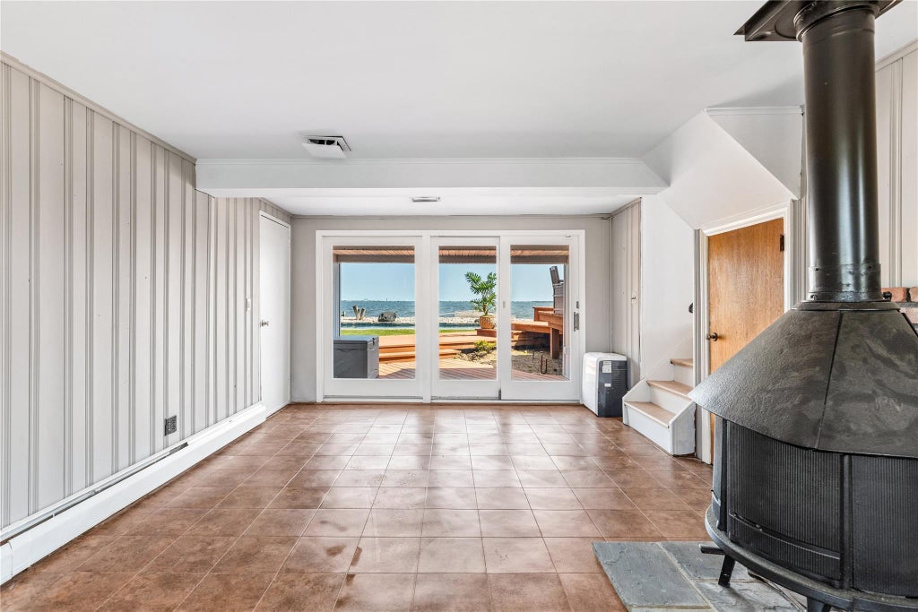 14 of 30 - 167 Secatogue Lane, West Islip, NY