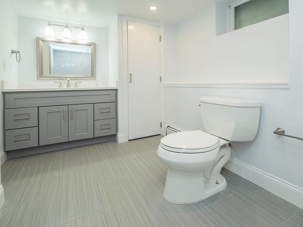 18 of 23 - 21 Herbert Avenue, Port Washington, NY