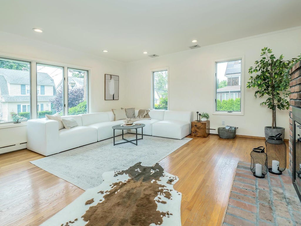 3 of 23 - 21 Herbert Avenue, Port Washington, NY
