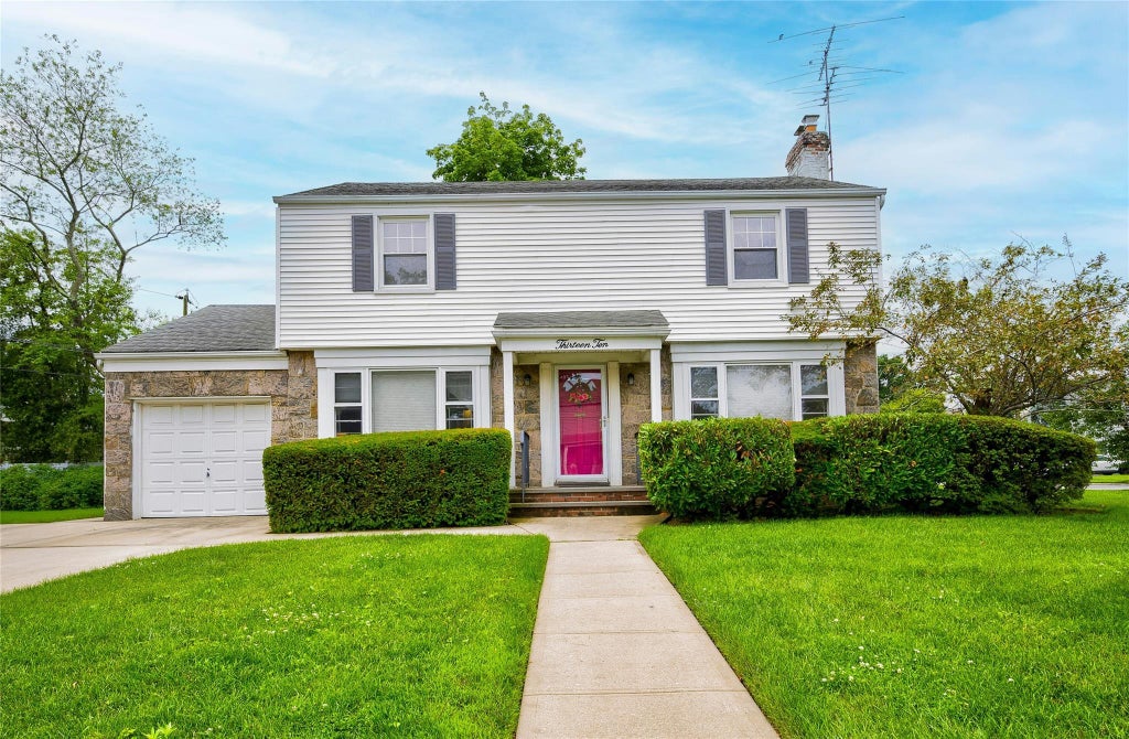 1310 Surrey Place, Rockville Centre