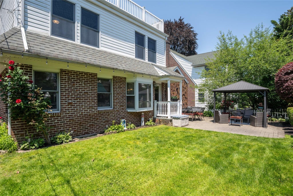 24 of 33 - 15 Jefferson St., Garden City, NY