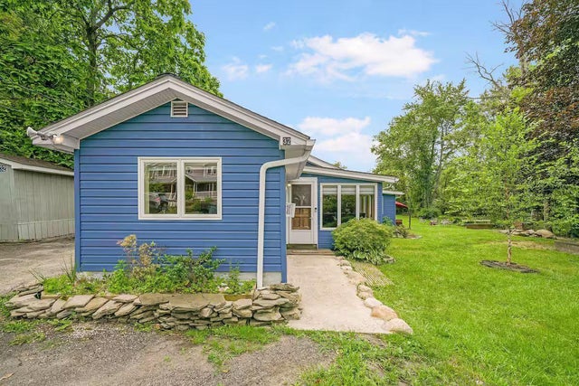 32 Center Hill Road, Monroe