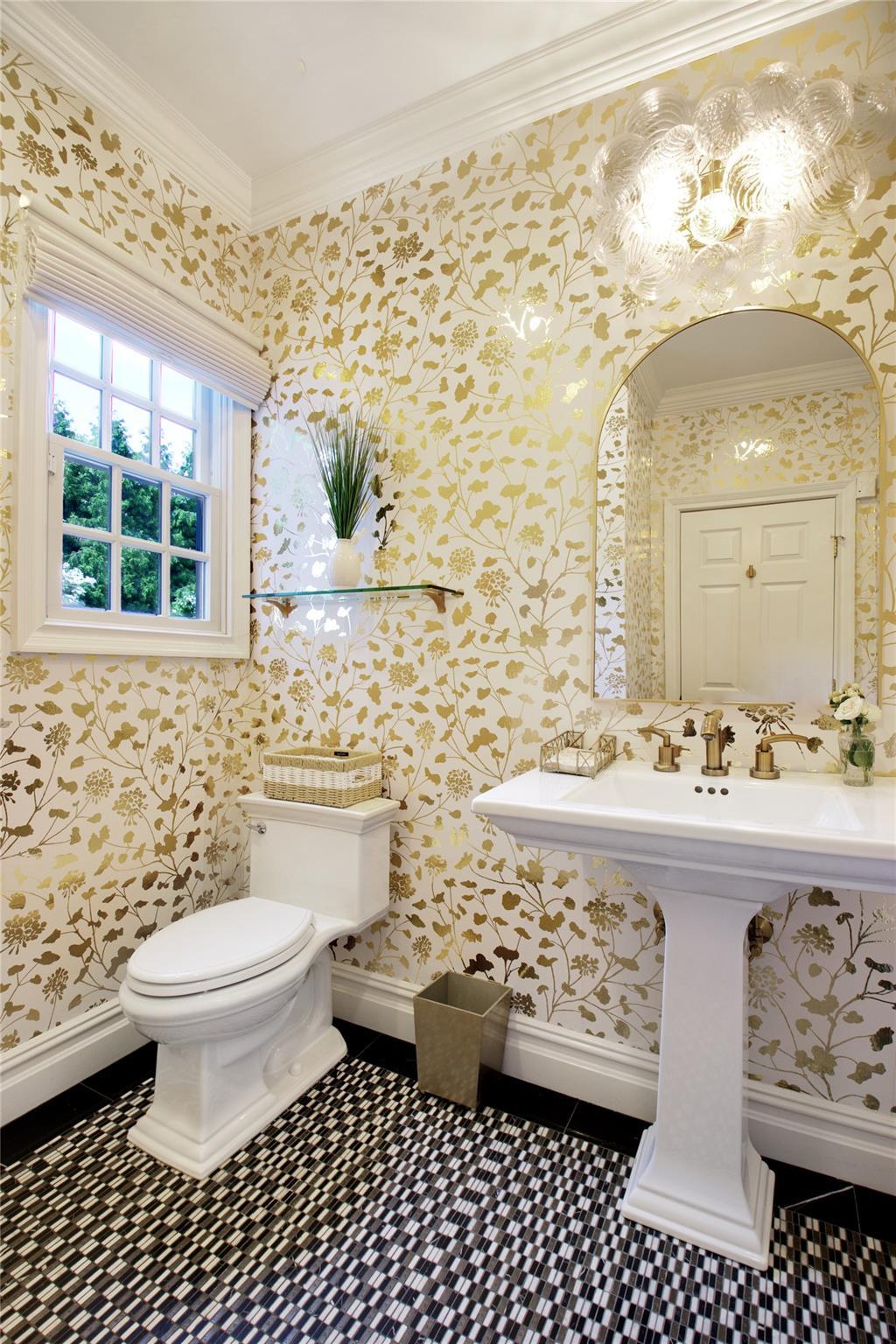 14 of 32 - 15 Elm Lane, Manhasset, NY