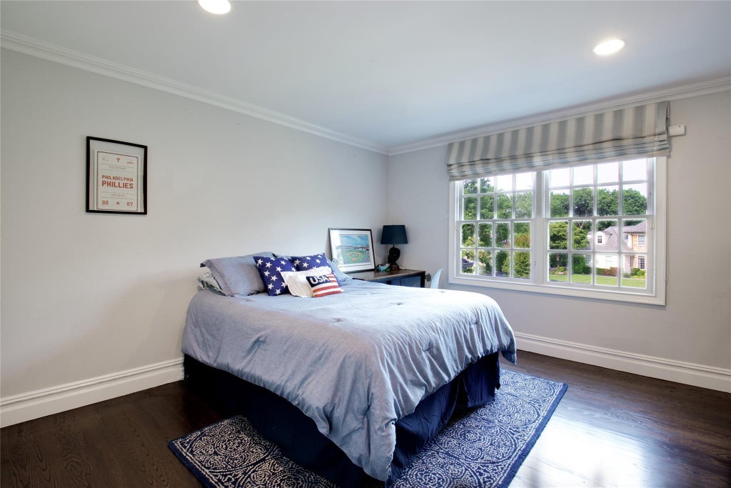 22 of 32 - 15 Elm Lane, Manhasset, NY